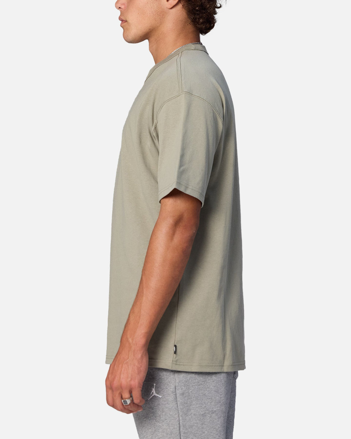 Nike Sportswear Premium Essentials T-Shirt Army