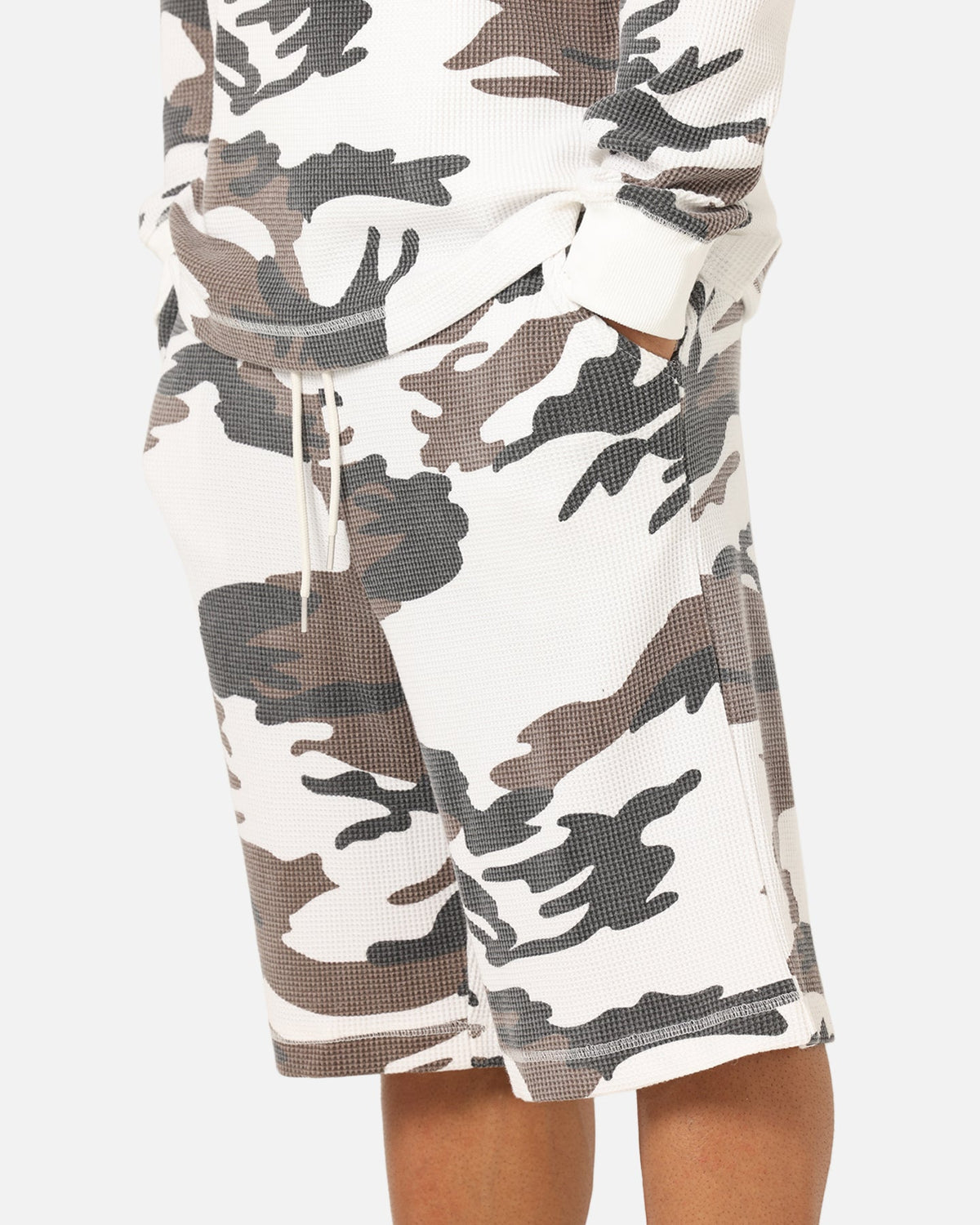 XXIII Printed Thermal Shorts Snow Camo