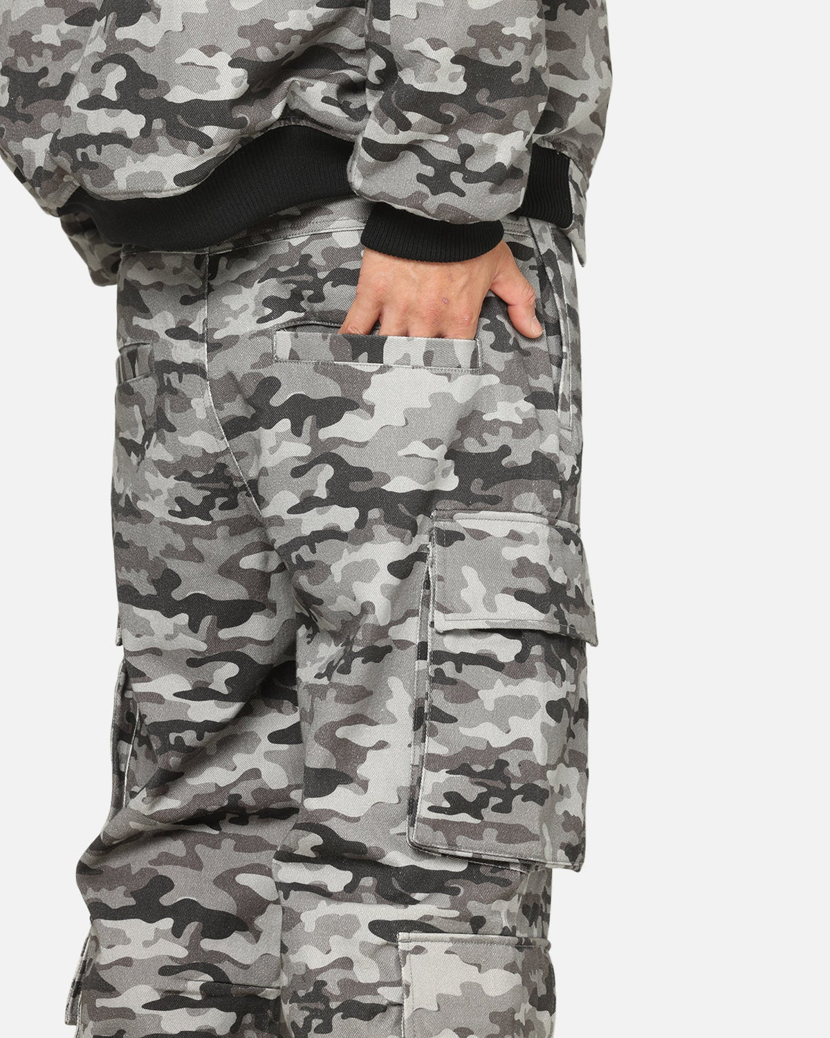Carre Camo Baggy Pants Black Camo