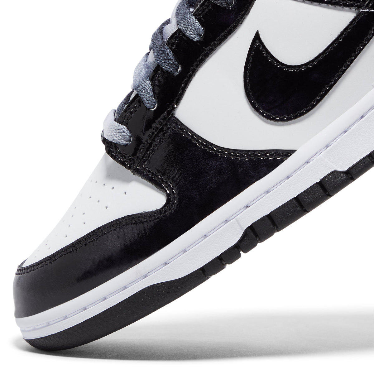 Nike Dunk Low Retro Se (White/Black)