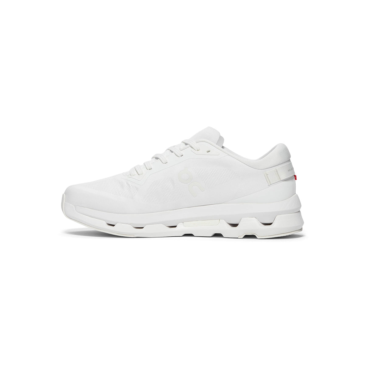 On Cloudzone (White)