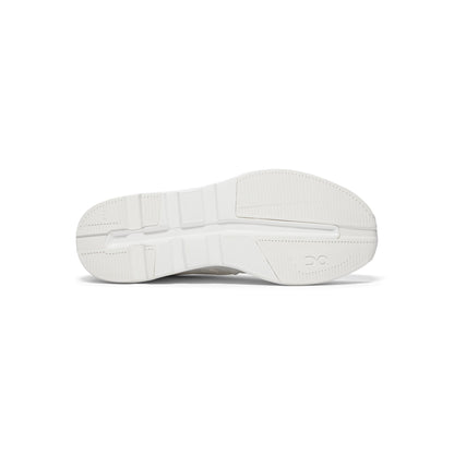 On Cloudzone (White)