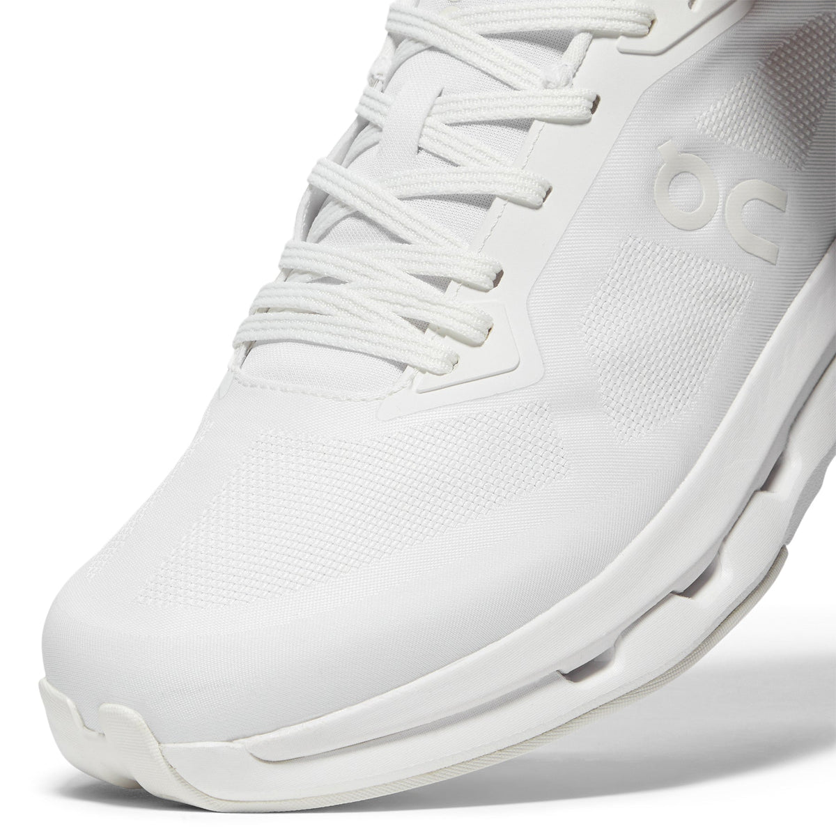 On Cloudzone (White)