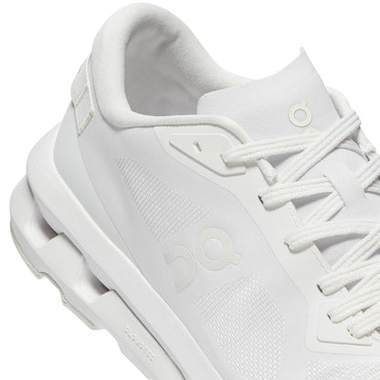 On Cloudzone (White)