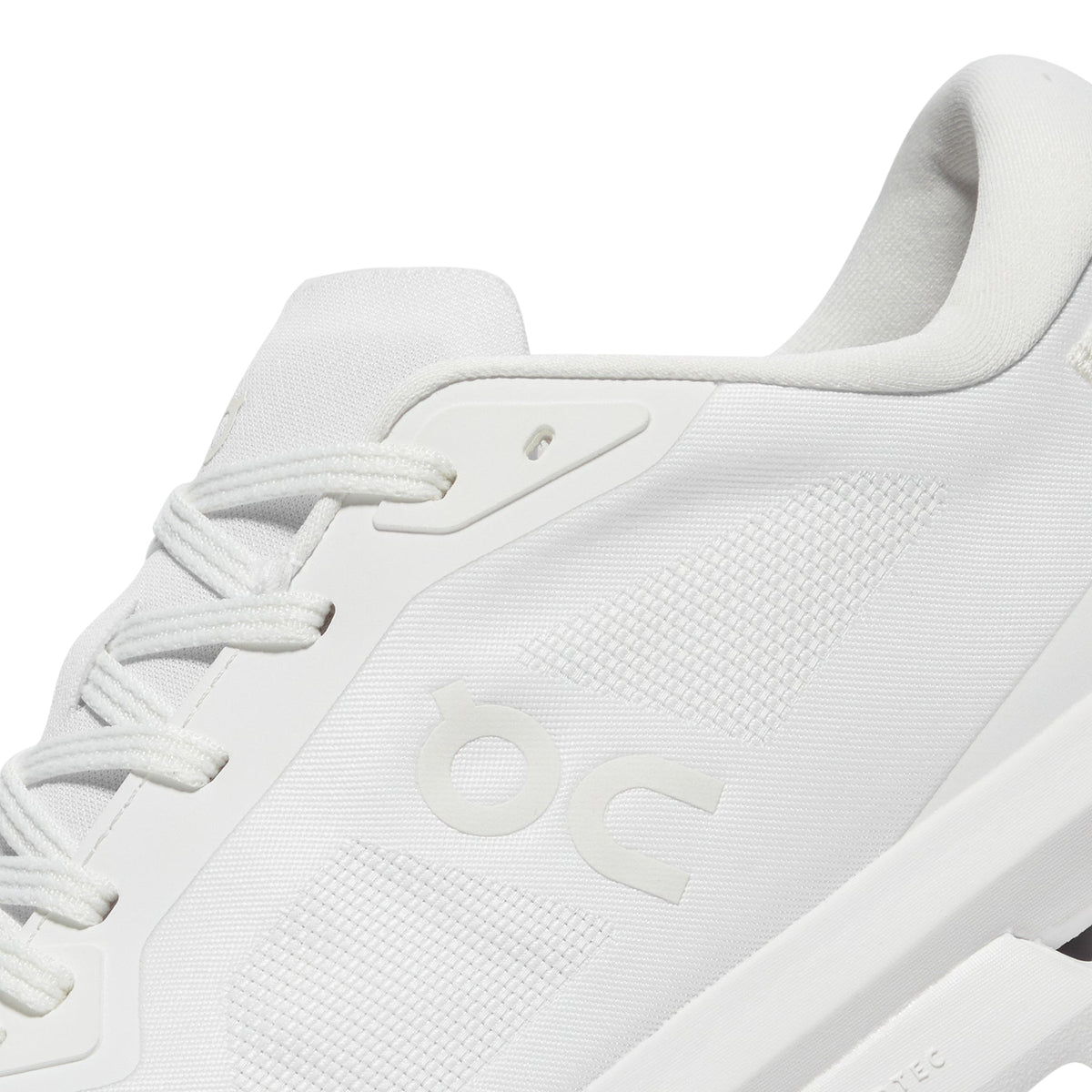 On Cloudzone (White)