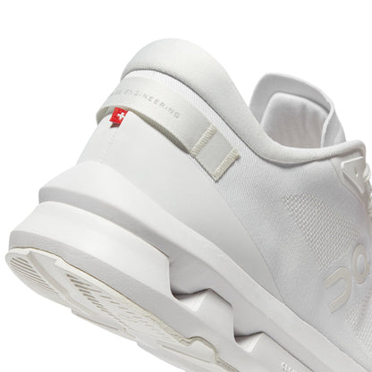 On Cloudzone (White)