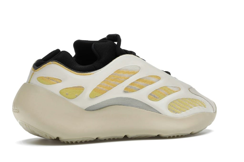 Adidas Yeezy 700 V3 Safflower G54853 Sneakers