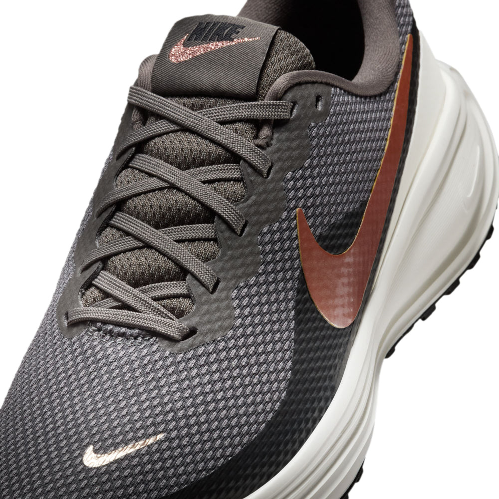 Revolution 8 - Womens